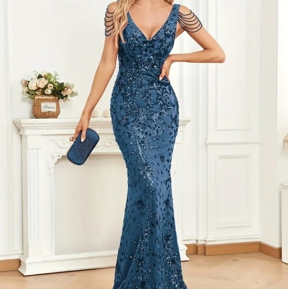 Peacock Blue, Sequined, V Neck, Sleeveless, Backless, Fringe, Mermaid… - Picture 6 of 16